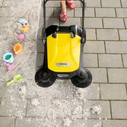 Karcher S 4 Twin 2in1 Zamiatarka ręczna do kostki, piasku, liści (2400 m²/h, 680 mm, 20 l) - 1.766-365.0