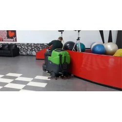 IPC CT80 BT70+CB+BAT LI-ION Szorowarka w zestawie z akumulatorami Li-Ion i prostownikiem