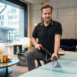 Zestaw Karcher Puzzi 8/1 Re!Plast + Środek czyszczący RM 770 - 1 litr Zestaw Karcher Puzzi 8/1 Re!Plast + Środek czyszczący RM 770 - 1 litr