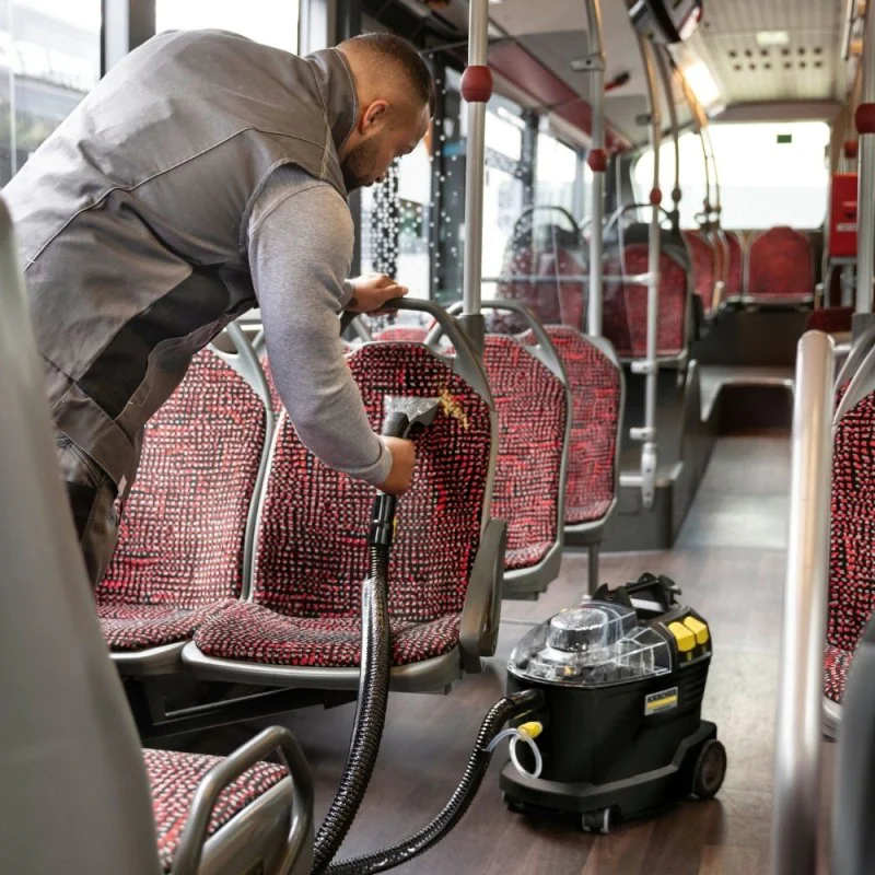 Zestaw Karcher Puzzi 8/1 Re!Plast + Środek czyszczący RM 770