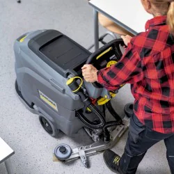 Karcher BD 43/25 C Classic Bp Pack 80Ah Li Szorowarka w zestawie z akumulatorem Li-Ion i prostownikiem - 1.515-408.0