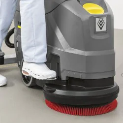 Karcher BD 43/25 C Classic Bp Pack 80Ah Li Szorowarka w zestawie z akumulatorem Li-Ion i prostownikiem - 1.515-408.0