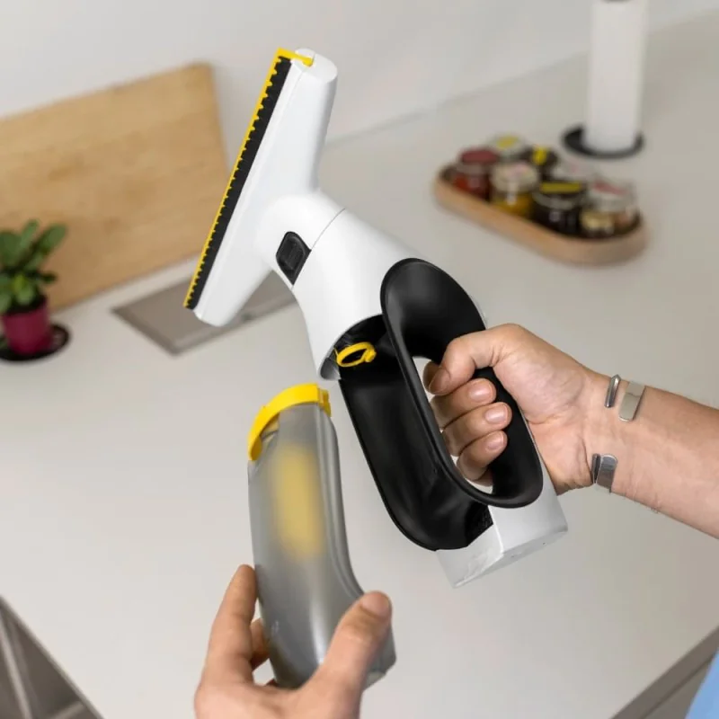 Zestaw Karcher WV 2 Universal Care + Zestaw lanc teleskopowych + Środek do czyszczenia RM 500