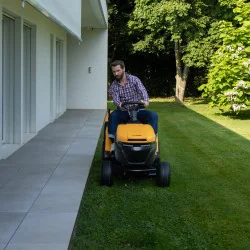Stiga Estate 598e Akumulatorowy traktor ogrodowy (240 l, 13000 m², Automat) - 2T2805481/ST1