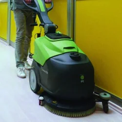 IPC CT30 B45+CB+BAT Szorowarka w zestawie z akumulatorami i prostownikiem (1575 m²/h, 460 mm) - LPTB02435