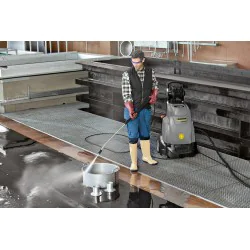Karcher HDS 5/15 UX Plus Profesjonalna myjka z podgrzewaniem wody (150 bar, 450 l/h, 80°C) - 1.064-917.0