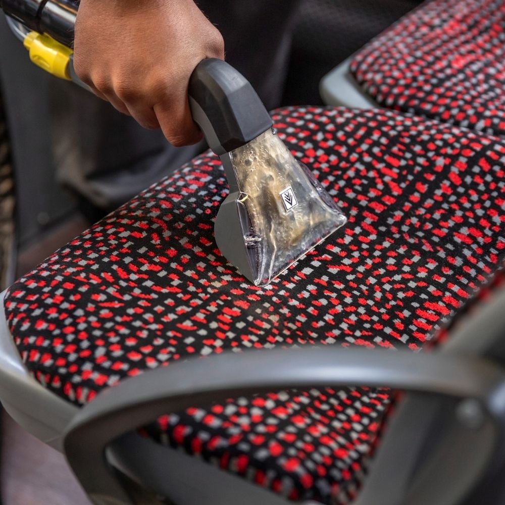 Odkurzacz piorący Karcher Puzzi 8/1 Go!Further 1.100-249.0 - zestaw urządzenia w czarnej edycji