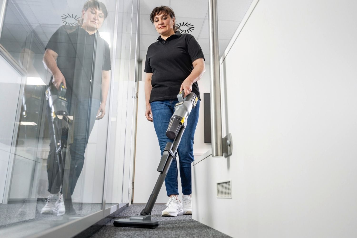 Odkurzacz akumulatorowy Kärcher LVS 1/1 Bp 1.394-110.0, pojemnik bez worków i filtr HEPA 13.