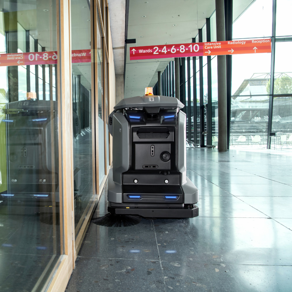 Przemysłowy robot sprzątający KIRA B 50 1.533-002.0