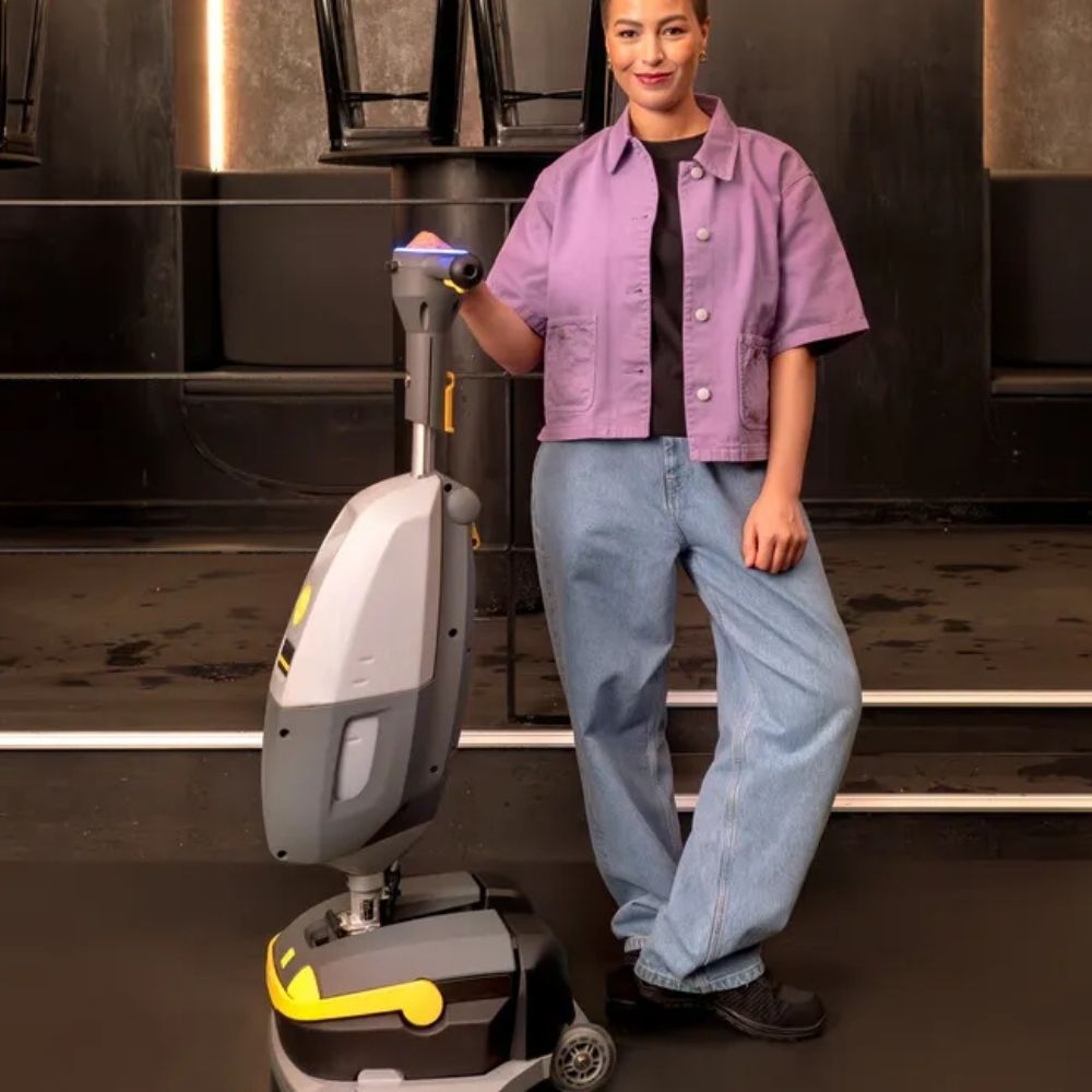 Oświetlenie robocze LED w szorowarce Kärcher K-Mop 46.