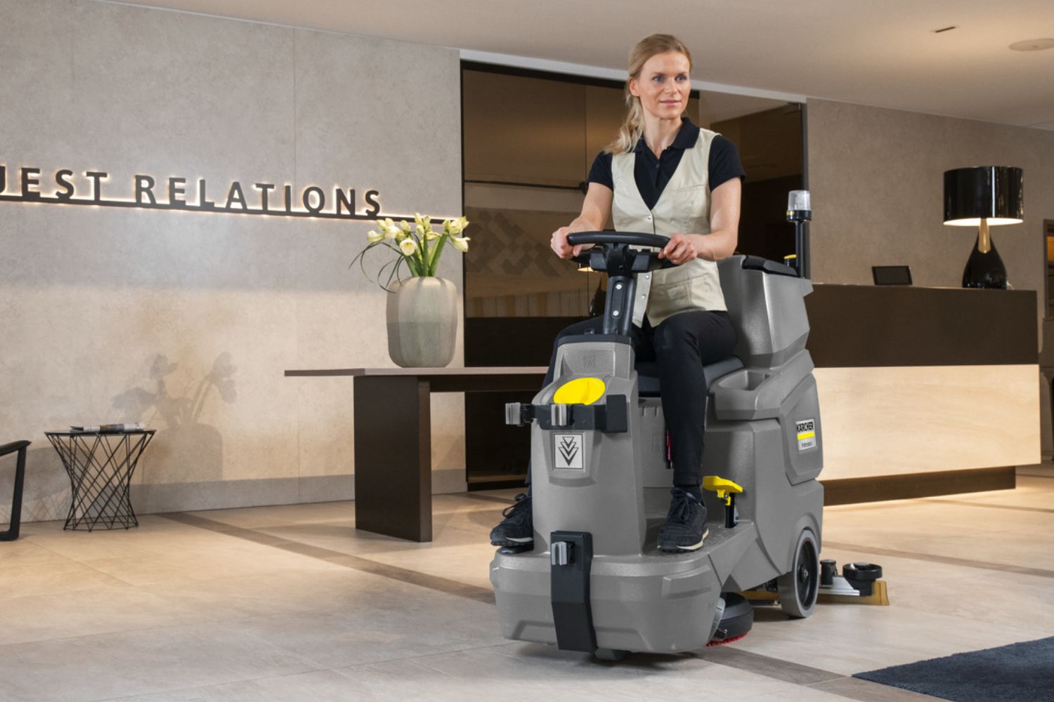 Listwy zbierające Karcher 6.273-213.0 zamontowane na belce ssącej