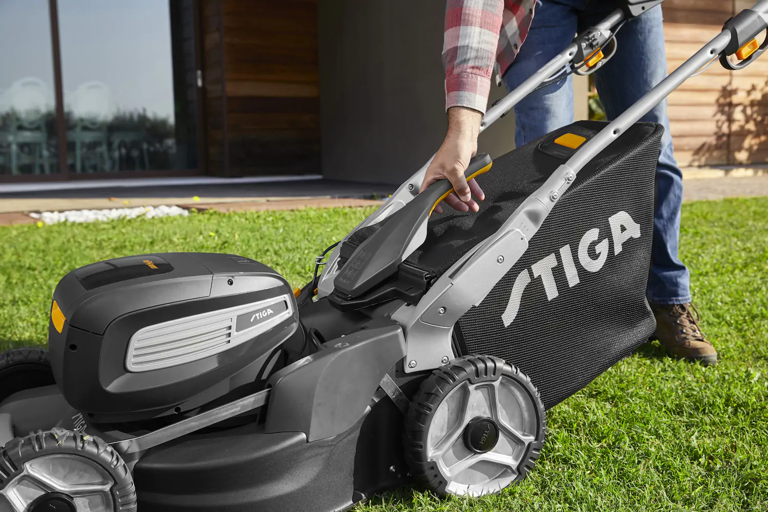 kosiarki akumulatorowe przedstawienie zalet i wad