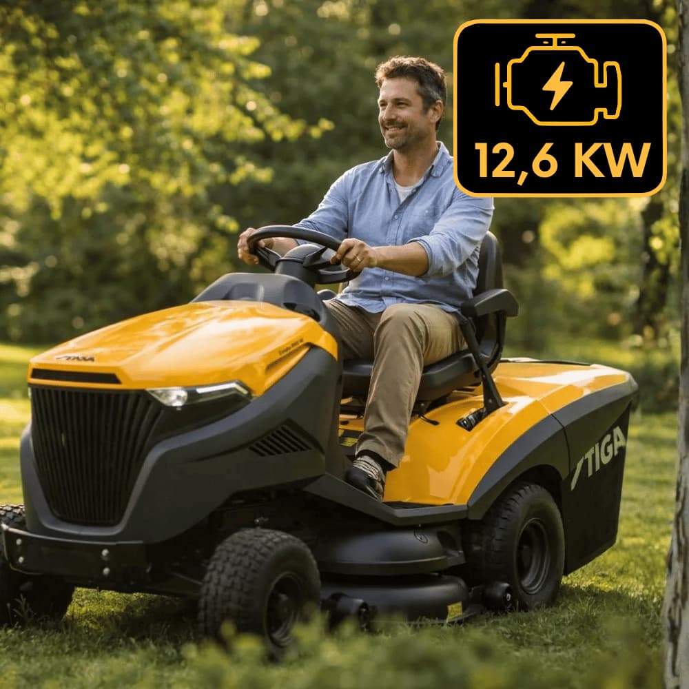 Traktor ogrodowy STIGA Estate 9102 W, dwucylindrowy silnik Honda GXV 690 w komorze.