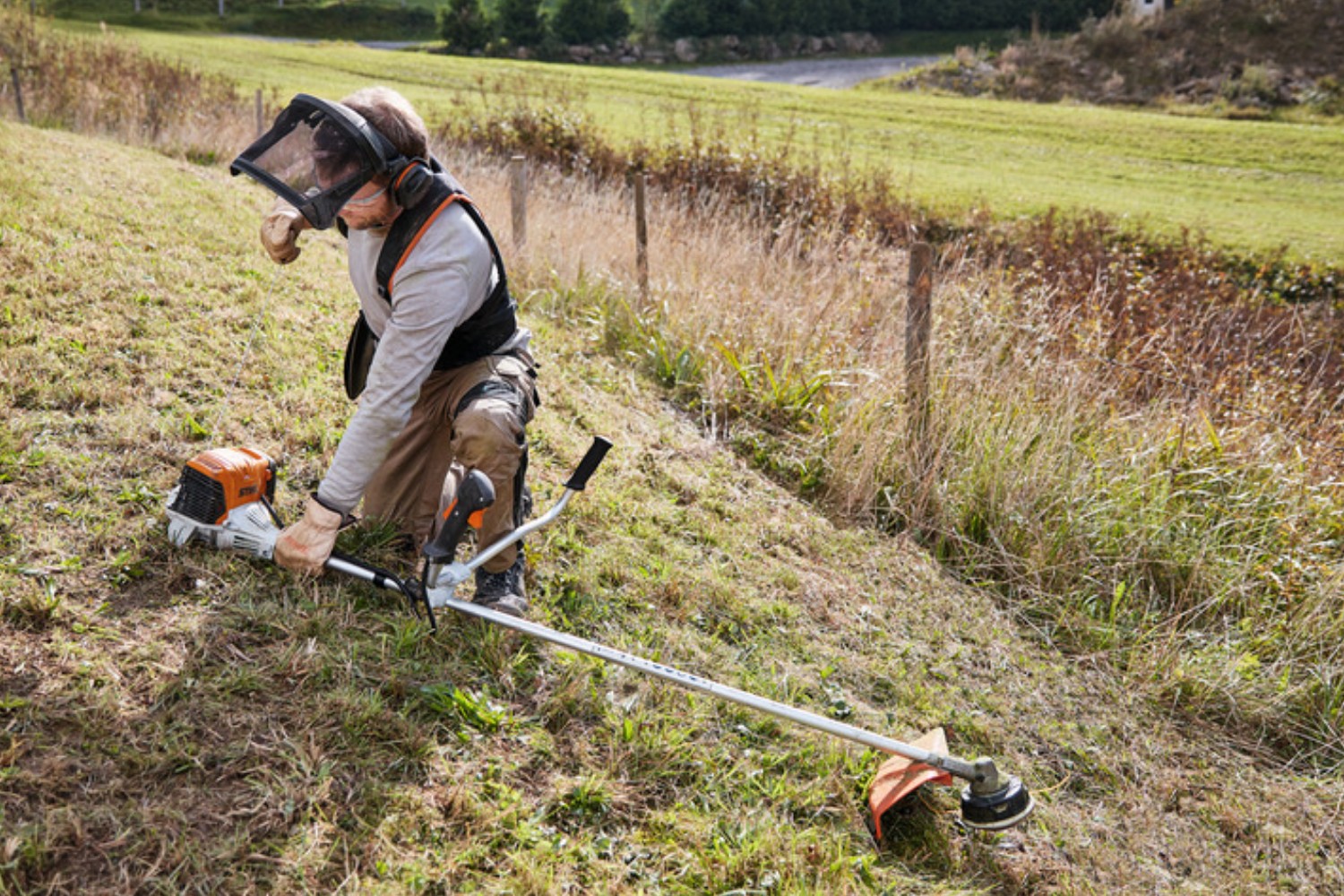 Kosa spalinowa Stihl FS 89 z głowicą AutoCut C 26-2 41802000681 - 0,95 kW, 1,3 KM, 42 cm