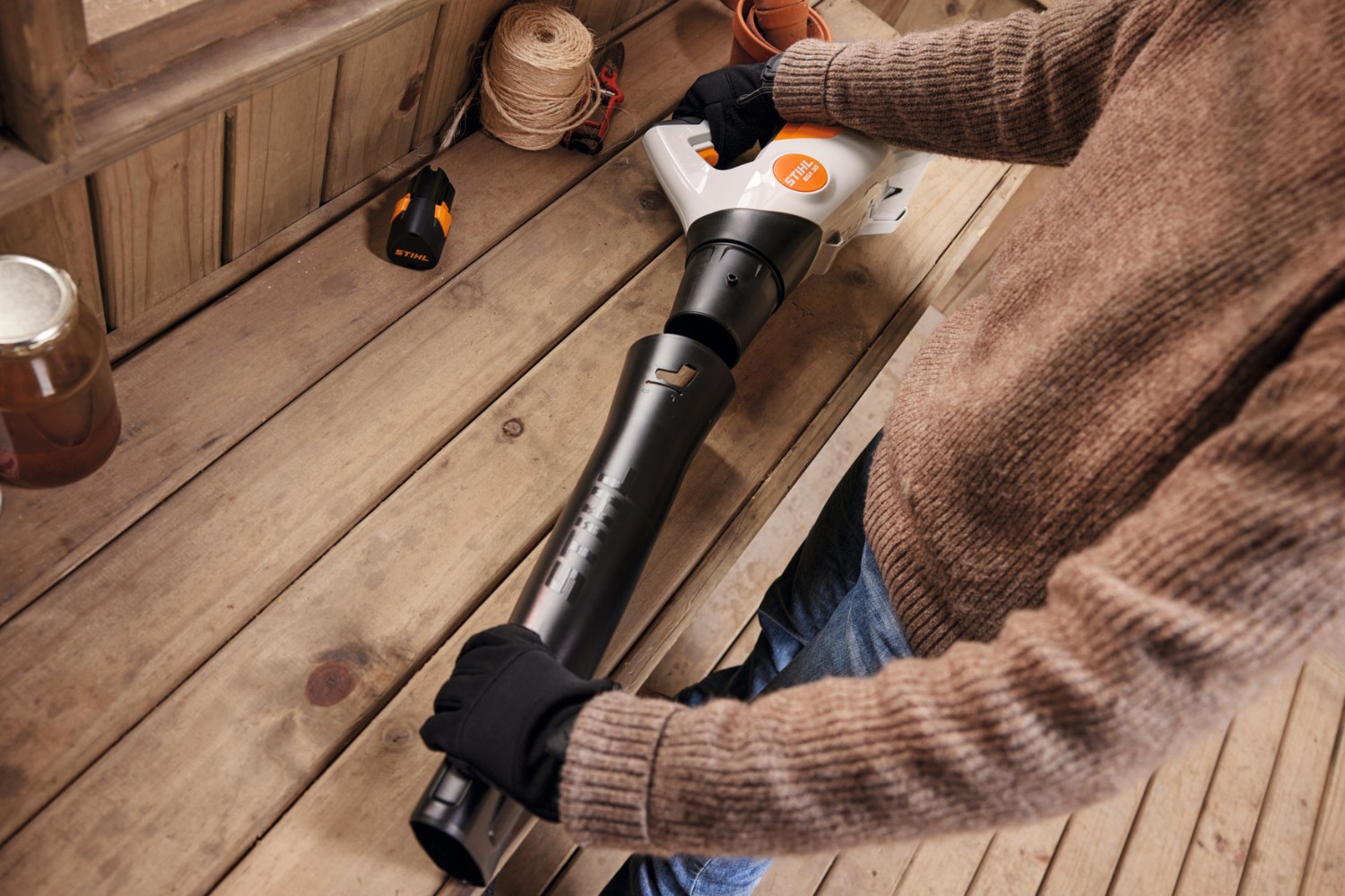 Akumulatorowa Dmuchawa do liści Stihl BGA 30 (Zestaw 2 x AS 2 + AL 1) BA080115911 - 430 m³/h, 10,8 V