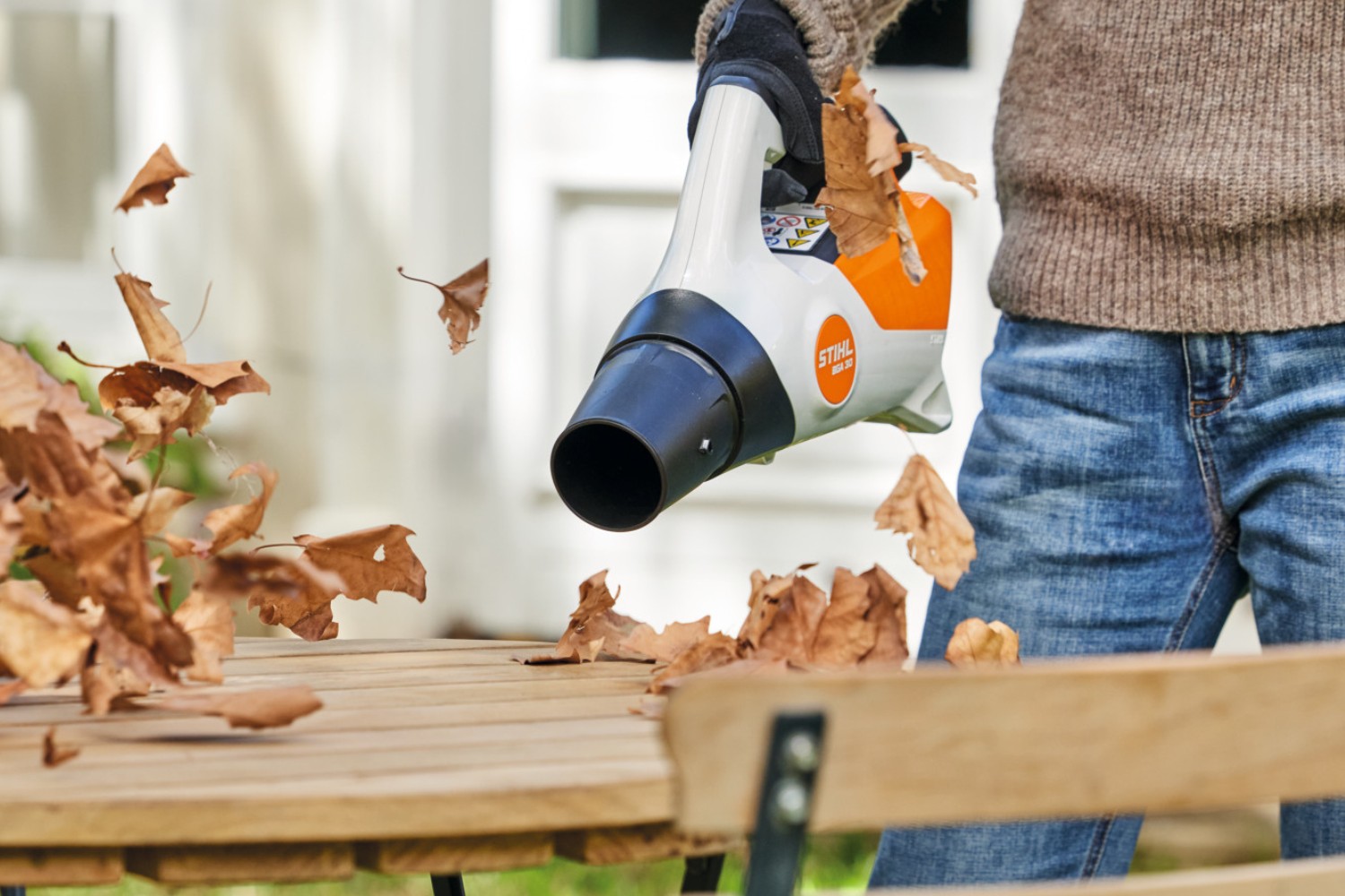 Akumulatorowa Dmuchawa do liści Stihl BGA 30 (Zestaw 2 x AS 2 + AL 1) BA080115911 - 430 m³/h, 10,8 V