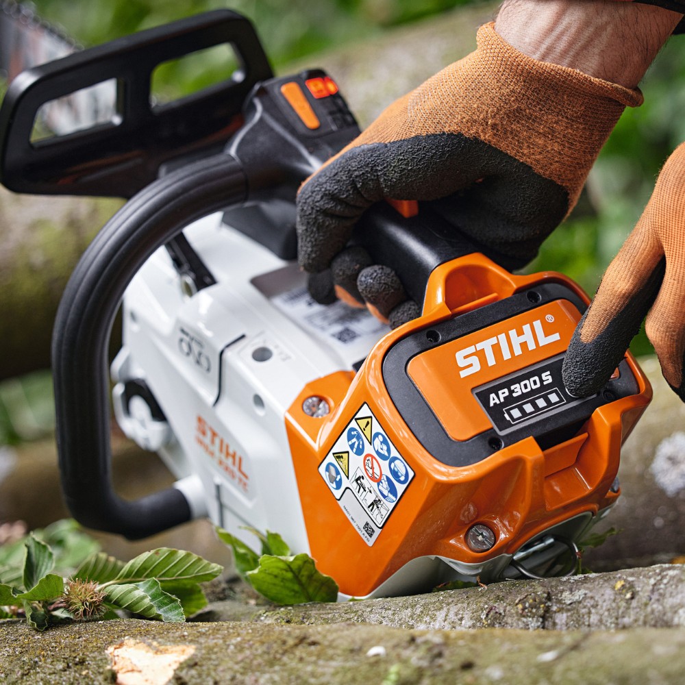 Pilarka akumulatorowa Stihl MSA 220 TC-O (zestaw bez akumulatora i ładowarki) MA012000051 - 1,7 kW, 35 cm, 3/8 P