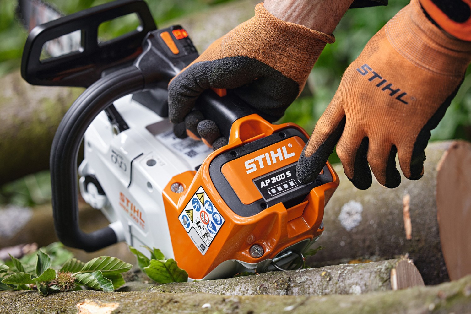Pilarka akumulatorowa Stihl MSA 220 TC-O (zestaw bez akumulatora i ładowarki) MA012000051 - 1,7 kW, 35 cm, 3/8 P