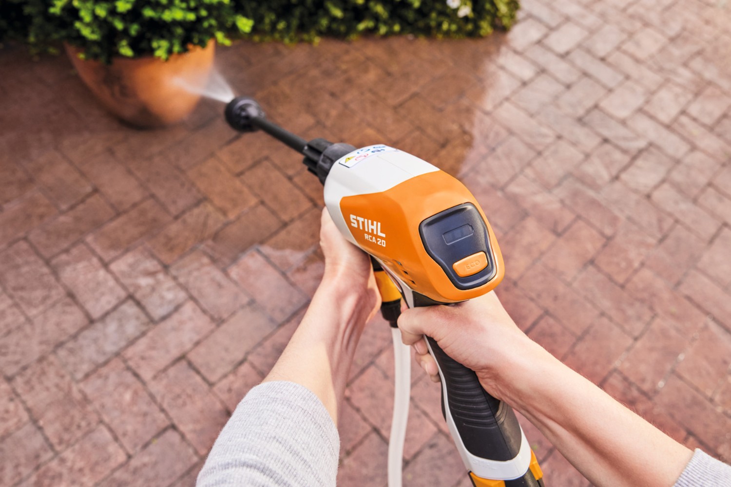 Myjka ciśnieniowa akumulatorowa Stihl RCA 20 (Zestaw 2x AS 2 + AL 1) RA020117613 - 22 bar, 230 l/h