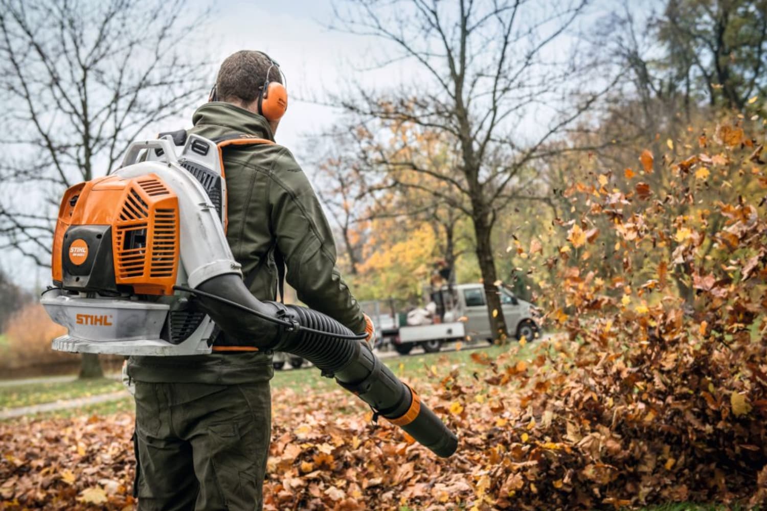 Porównanie dmuchaw do liści STIHL