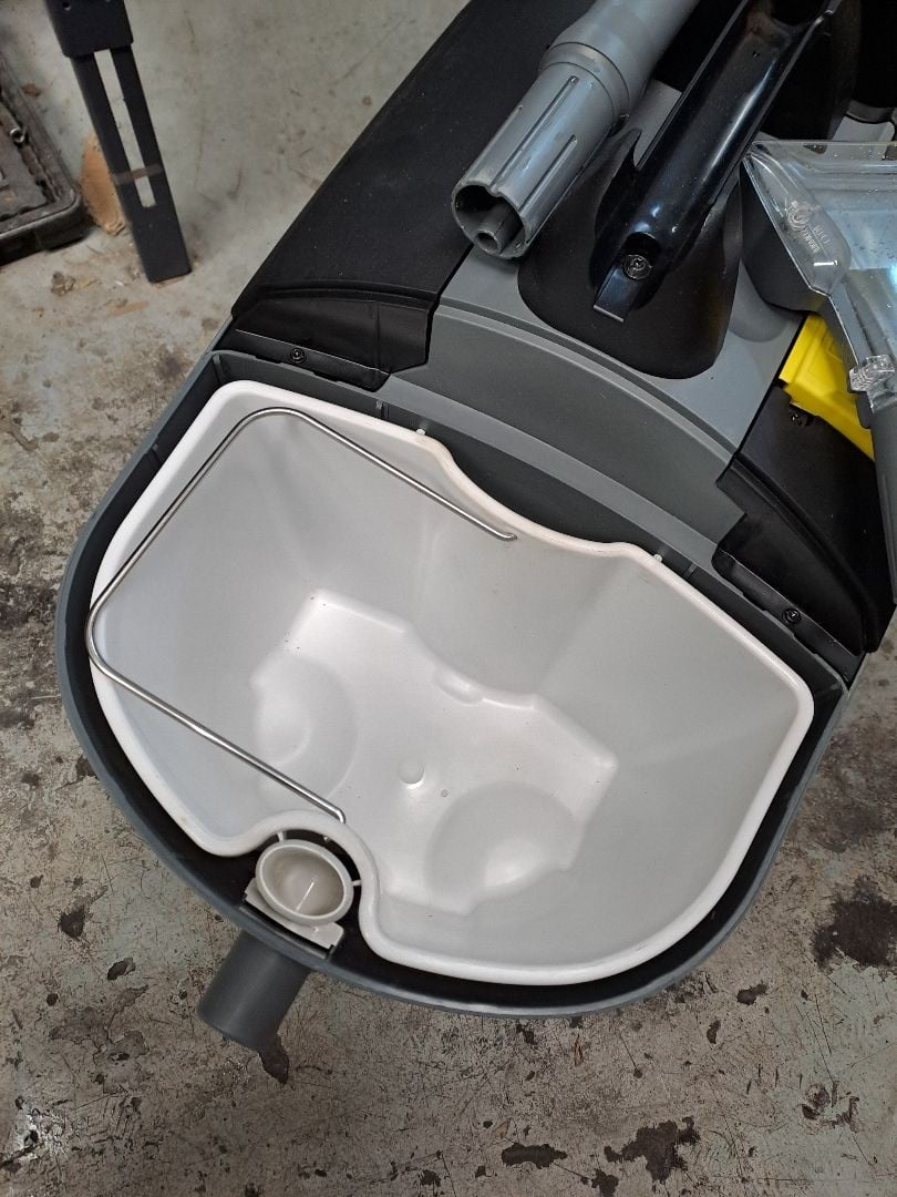 Odkurzacz Piorący KARCHER PUZZI 10/1 1.100-130.0 - OUTLET