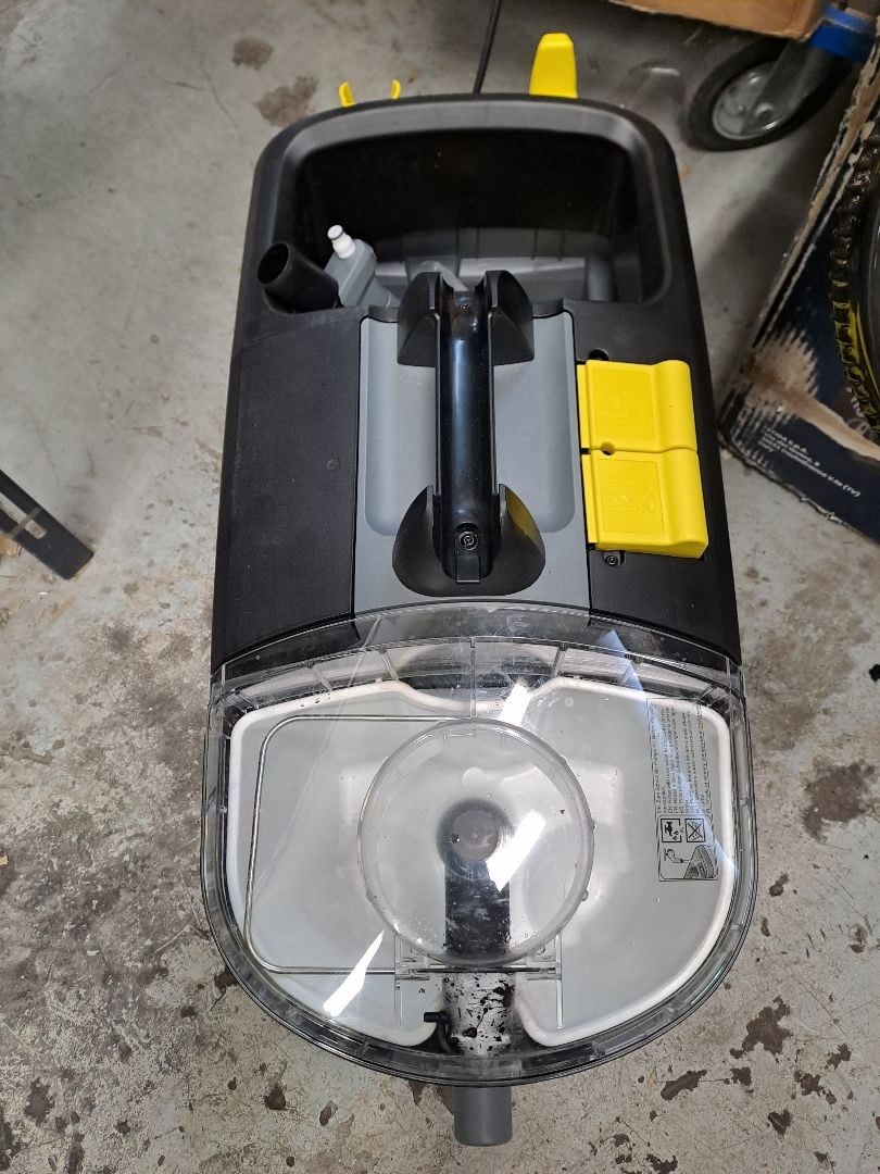 Odkurzacz Piorący KARCHER PUZZI 10/1 1.100-130.0 - OUTLET