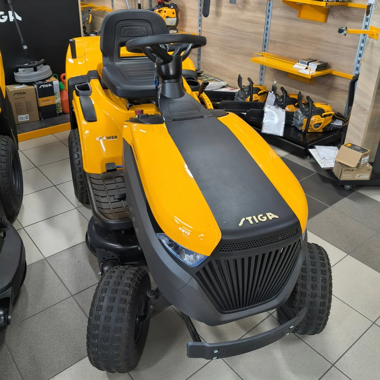 Traktorek ogrodowy akumulatorowy Stiga Estate 384e 2T2200481/ST2 -OUTLET