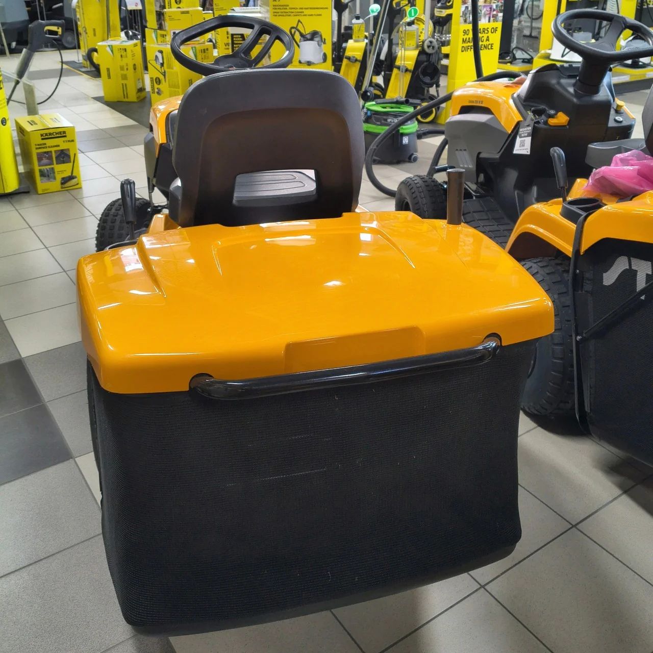 Traktorek ogrodowy akumulatorowy Stiga Estate 384e 2T2200481/ST2 -OUTLET