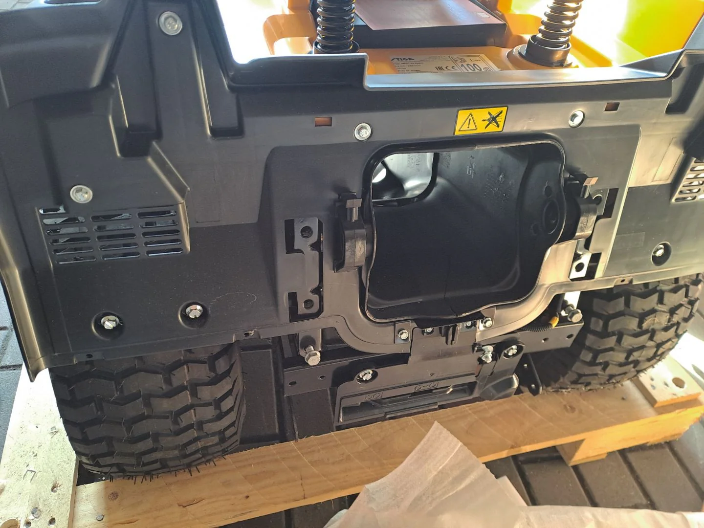 Traktor ogrodowy spalinowy Stiga Estate 384 2T2100481/ST1 - OUTLET