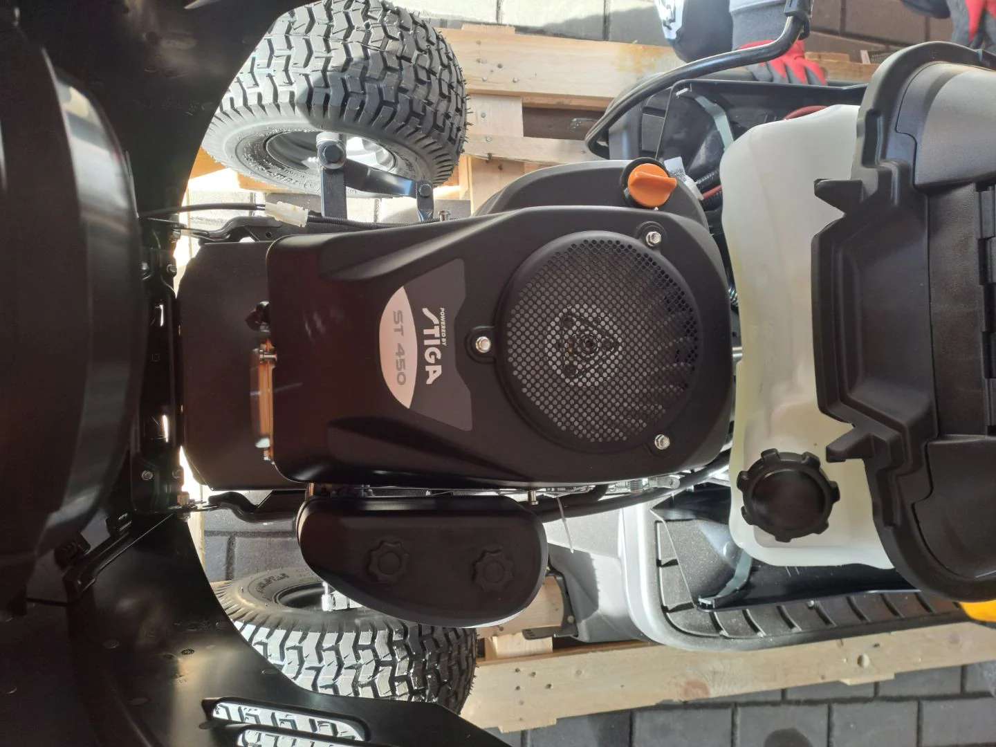 Traktor ogrodowy spalinowy Stiga Estate 384 2T2100481/ST1 - OUTLET