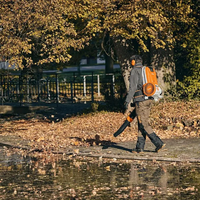 Dmuchawa do liści Stihl BGA 300 akumulatorowa