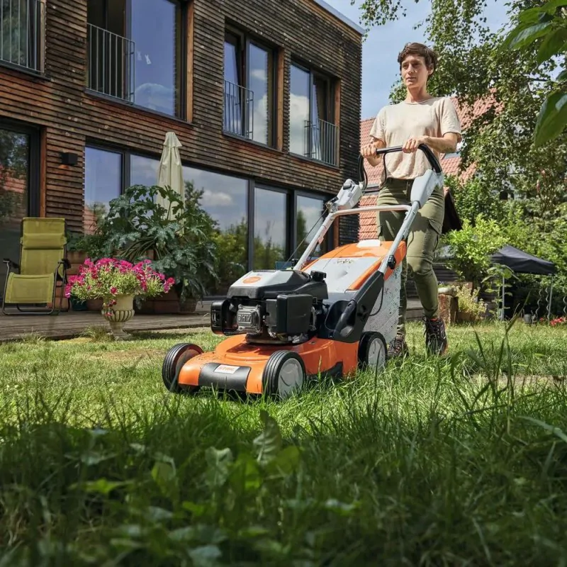 Kosiarka spalinowa Stihl RM 545 VM - z napędem i mocnym silnikiem 3,5 KM