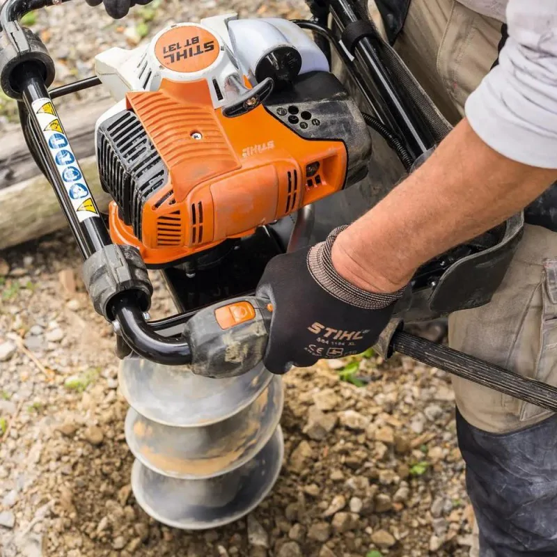Profesjonalny spalinowy świder glebowy Stihl BT 131
