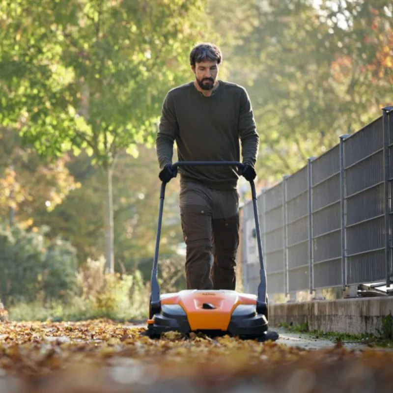 Zamiatarka do kostki brukowej Stihl KG 770