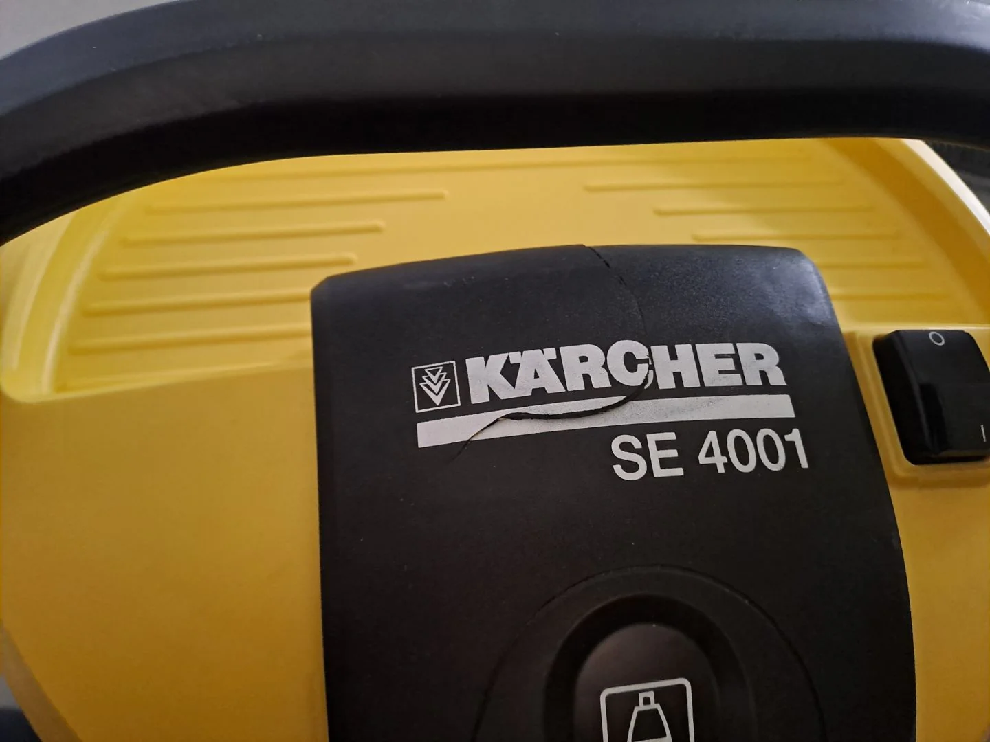 ODKURZACZ PIORĄCY KARCHER SE4001 DO&nbsp;DYWANÓW I TAPICEREK - OUTLET