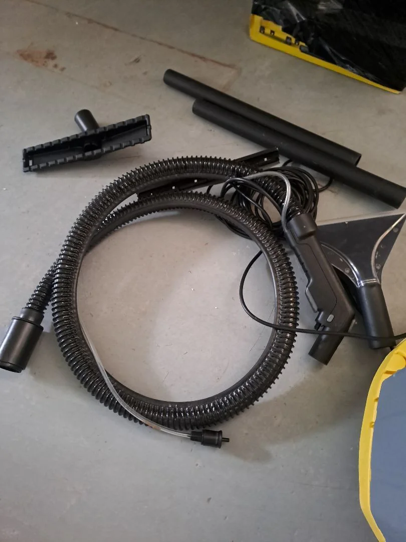 ODKURZACZ PIORĄCY KARCHER SE4001 DO&nbsp;DYWANÓW I TAPICEREK - OUTLET