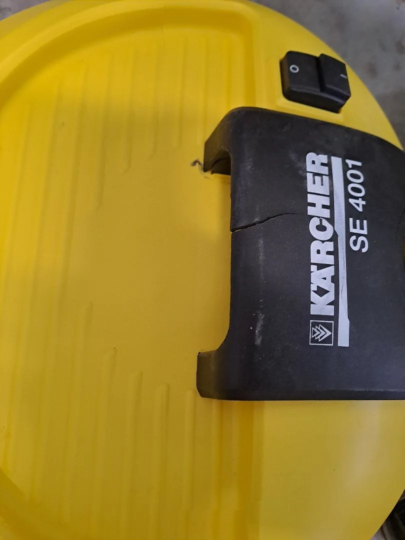 ODKURZACZ PIORĄCY KARCHER SE4001 DO&nbsp;DYWANÓW I TAPICEREK - OUTLET