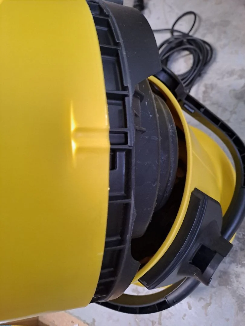 ODKURZACZ PIORĄCY KARCHER SE4001 DO&nbsp;DYWANÓW I TAPICEREK - OUTLET