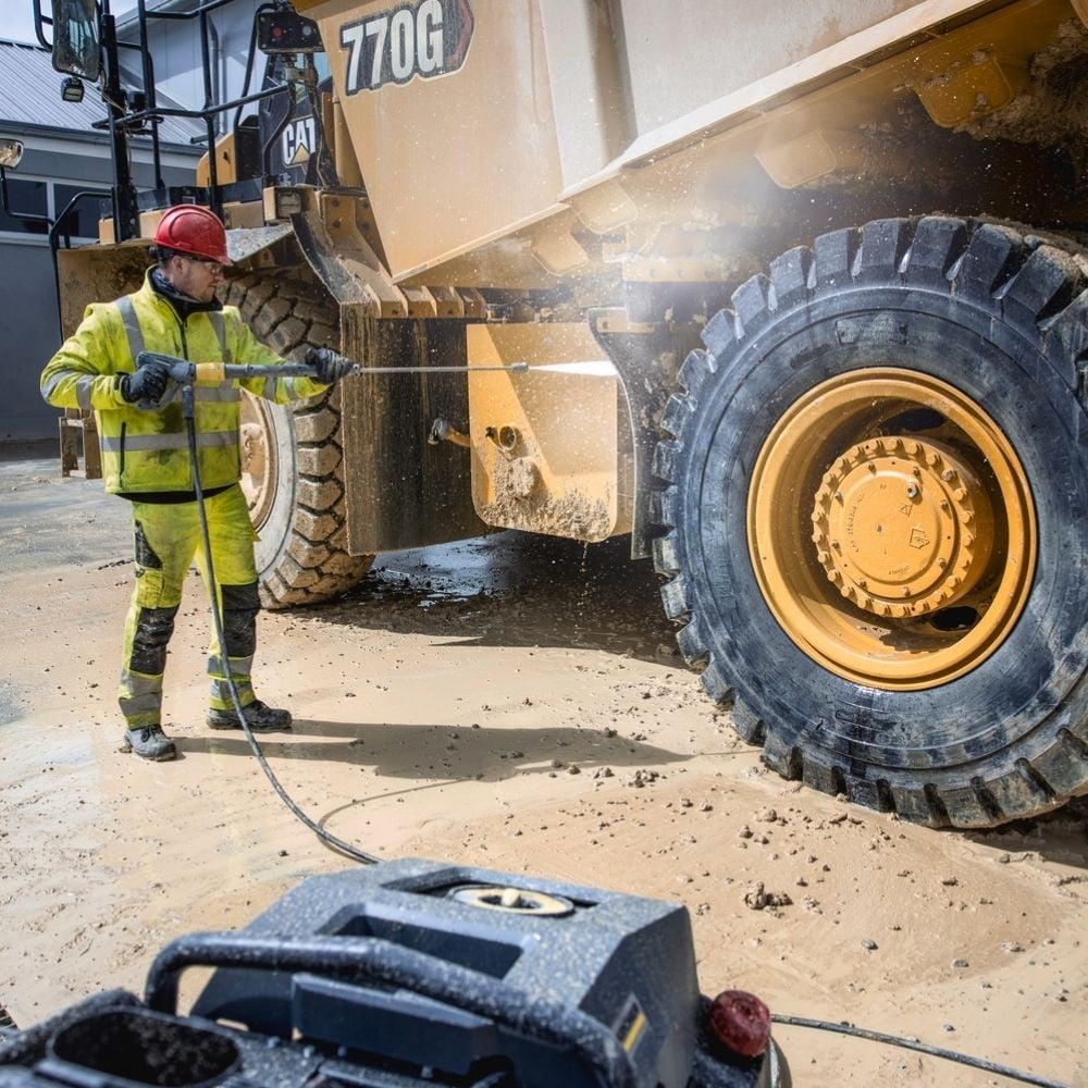 Karcher PressurePro RM 81 aktywny środek czyszczący w uzyciu - prezentacja działania