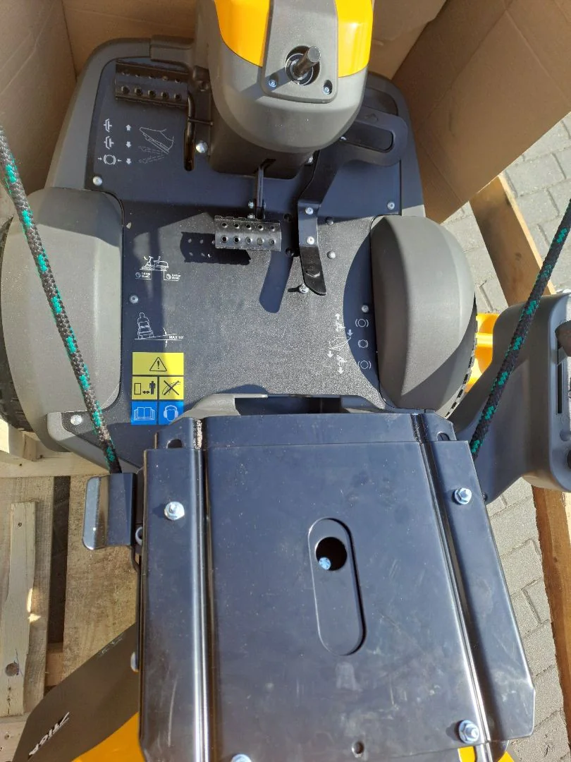 Traktor ogrodowy spalinowy Stiga Park 500 W 2F6120645/ST2P - OUTLET