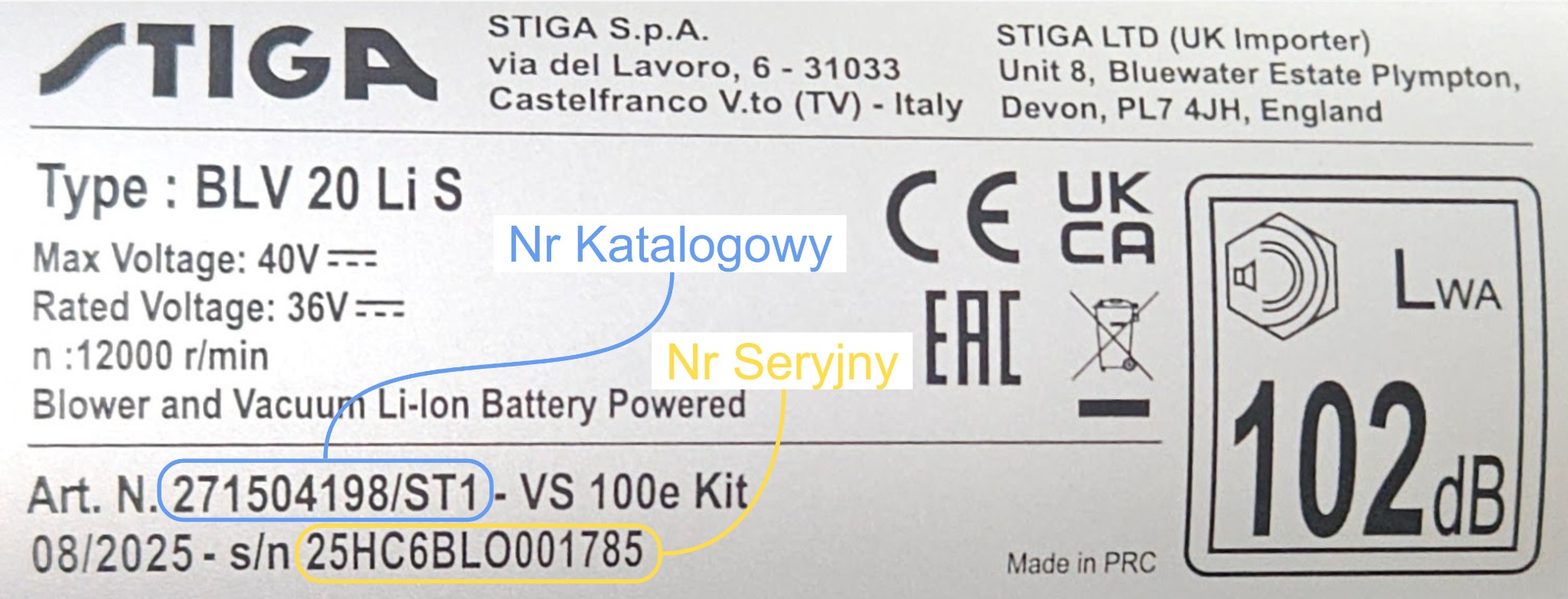 Przykład tabliczki znamionowej STIGA z zaznaczonym numerem katalogowym i seryjnym